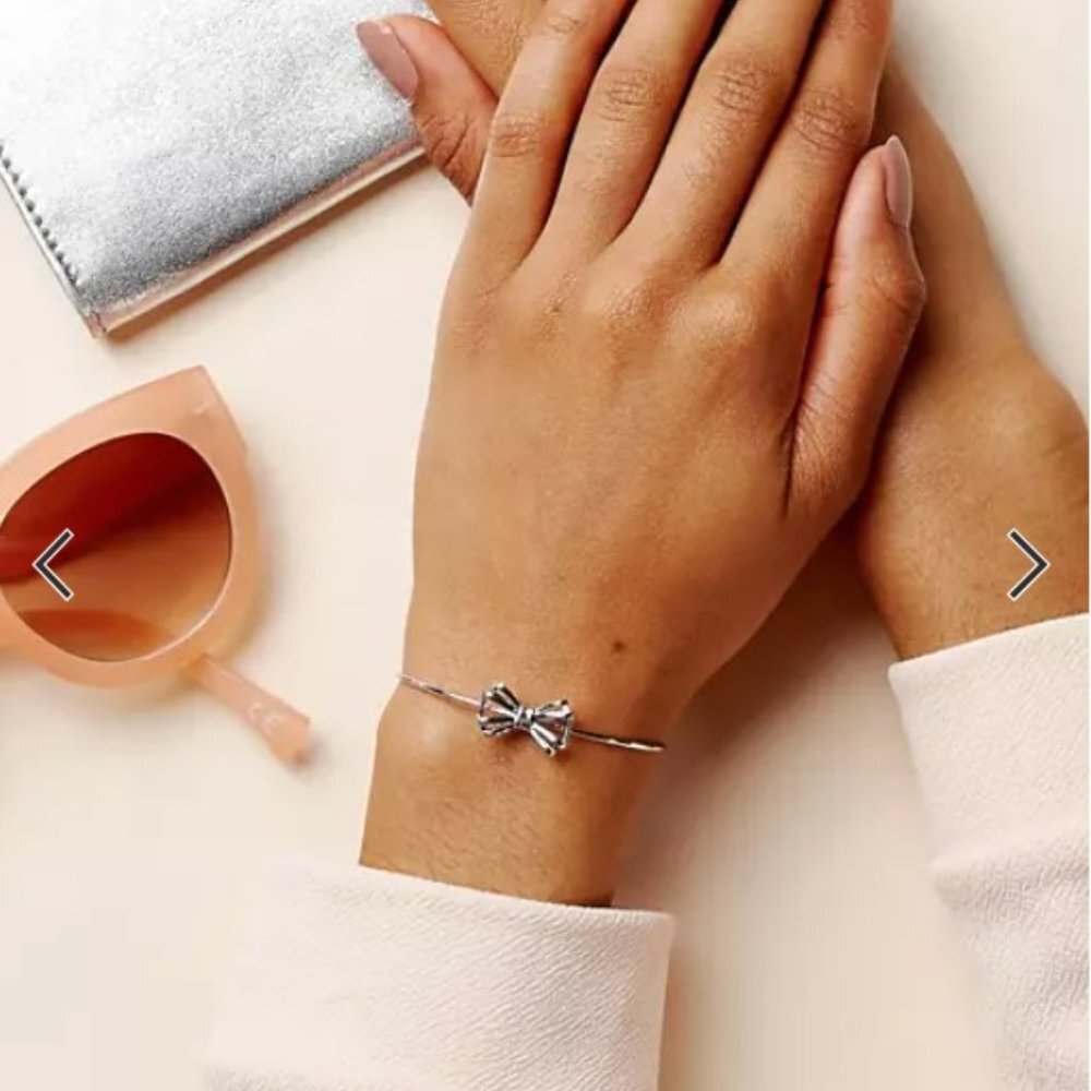 Ted Baker Sennya Sweetie GOLD Geometric Bow Ultrafine Cuff Bangle - Picture 4 of 4